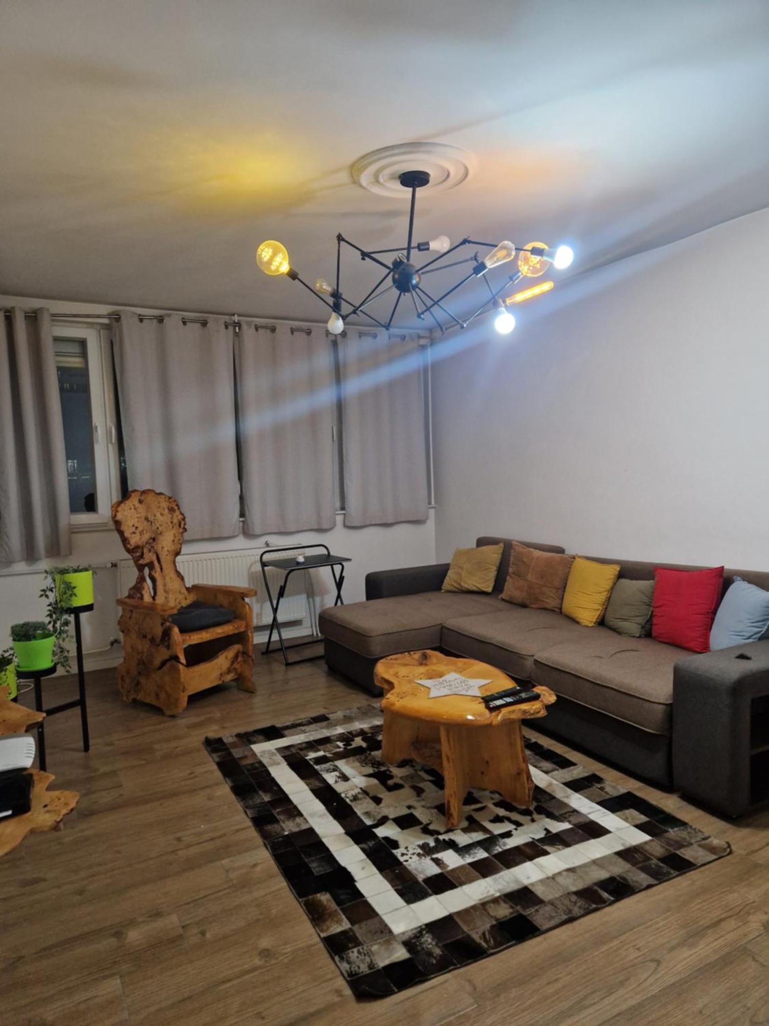 Aaa Apartment พริสตีนา ภายนอก รูปภาพ